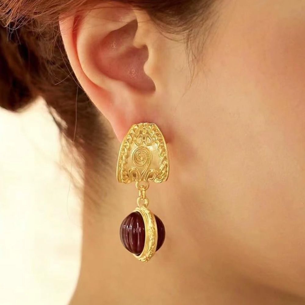Crystal dangle earrings A196